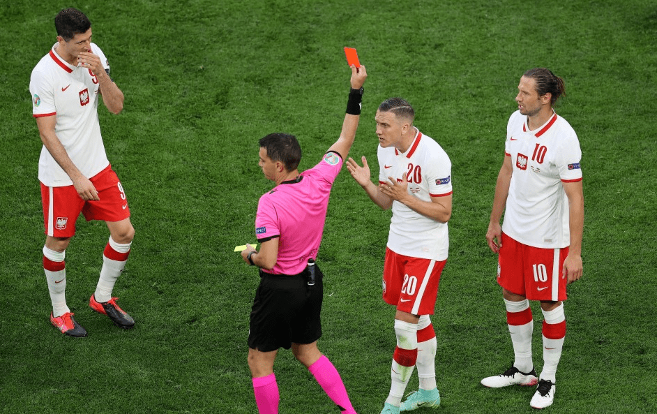 球天下体育网页版-关于莱万多夫斯基在切尔西比赛中出色防守Scout连续二十场比赛得分超过连败，媒体一致点评：集结日广州队扳平良机的信息