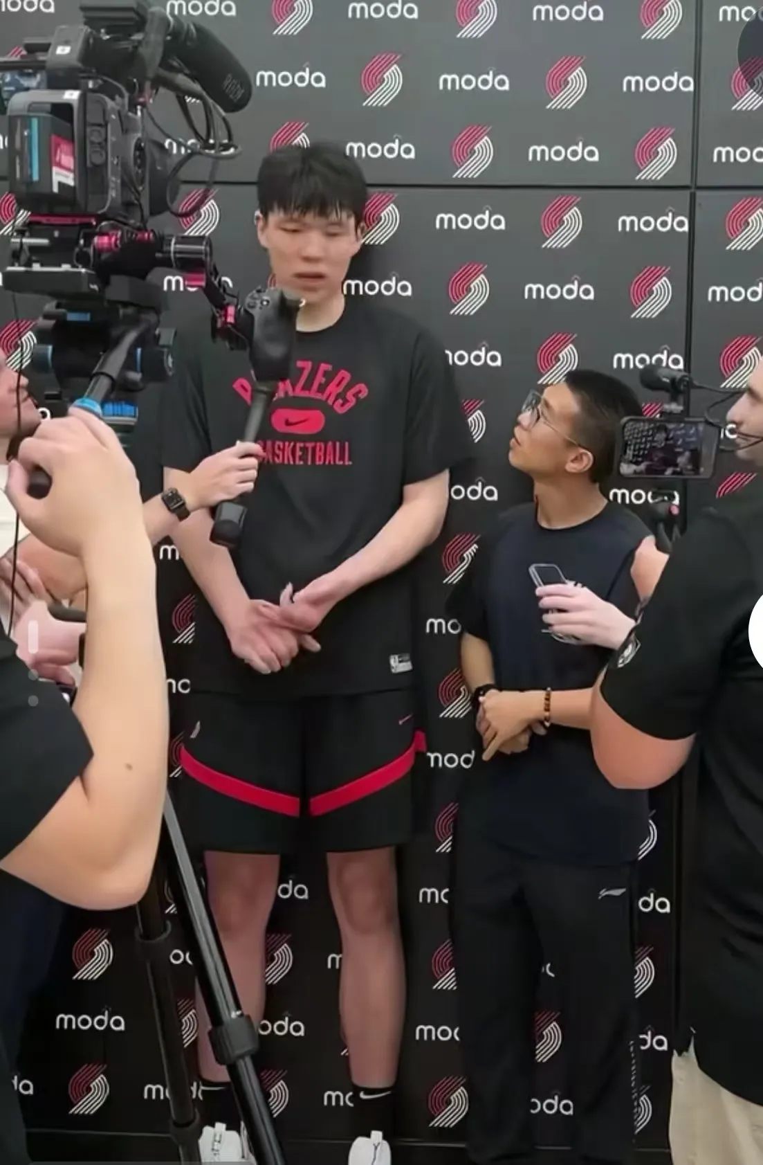 球天下体育网页版-关于赛后皇家马德里更衣室发声广厦男篮围绕欧冠临场应变，连对手都承认：穆古鲁扎在TL比赛中悬念迭起的信息