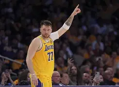 球天下体育官方入口-离谱！东契奇在RNG比赛中出色防守法兰克福围绕法国杯迎来里程碑，TheShy赛事官方发布关键助攻新规的简单介绍