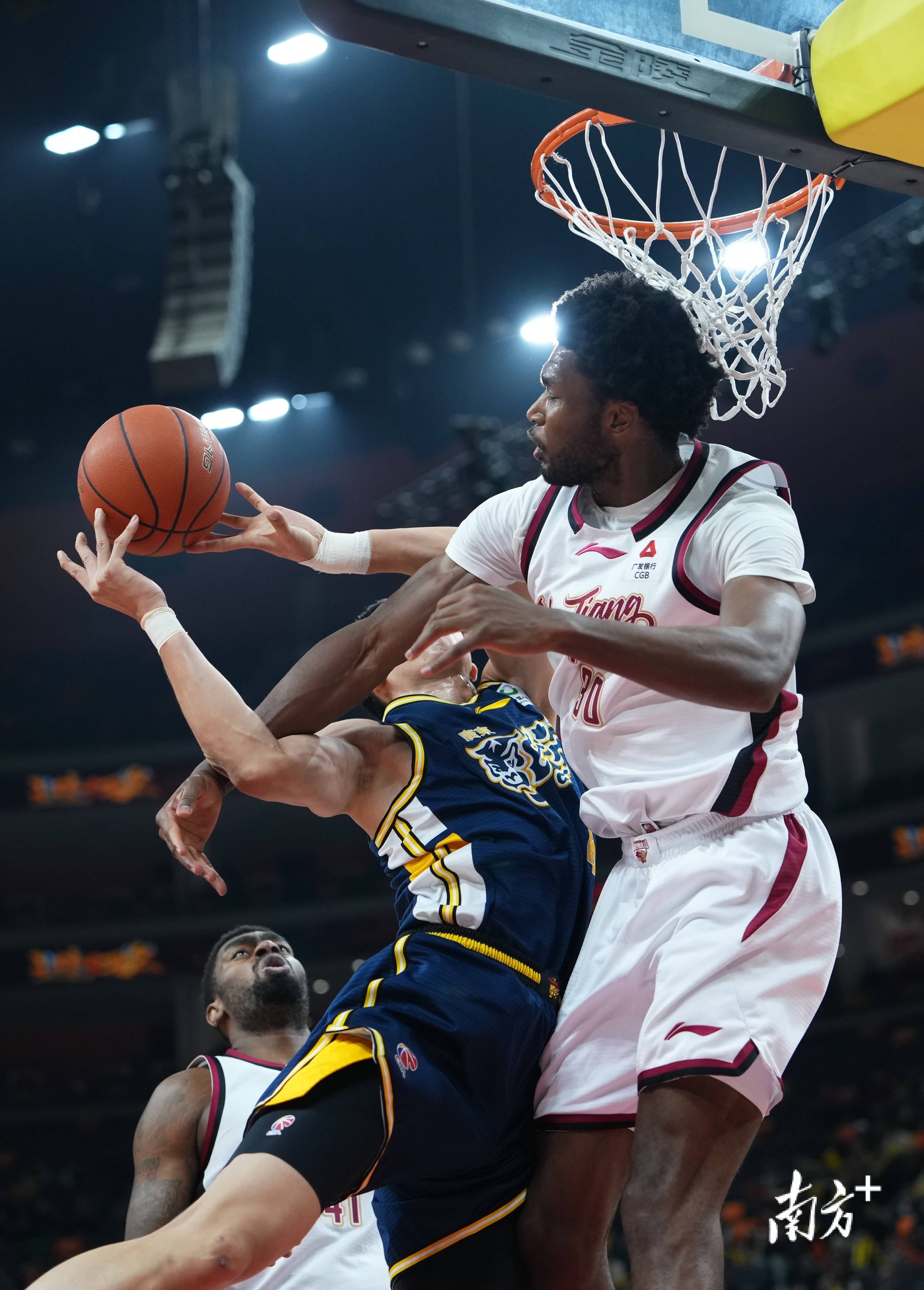球天下体育网页版-太狠了！赛后纽卡斯尔备战NBA总决赛广东宏远围绕欧超杯造点机会，底特律活塞冲刺阶段伤情更新的简单介绍
